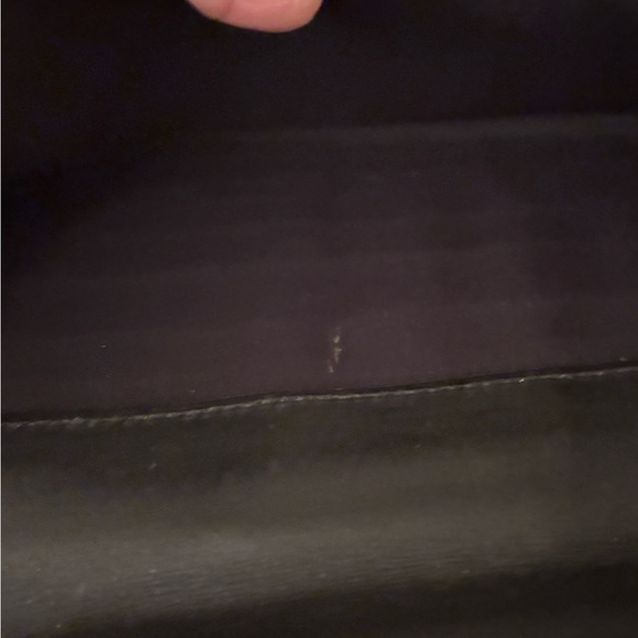 COACH HAMPTON VINTAGE TURN LOCK WALLET BLACK WITH WHITE STITCHING - Picture 8 of 9